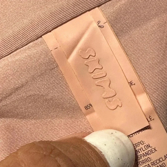 NWT SKIMS Limited Edition Metallic Gold Bandeau Bikini Top 4X Kim Kardashian - Picture 7 of 7